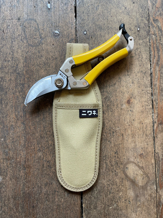 Niwaki - Daikiba Secateurs - Canvas holster.