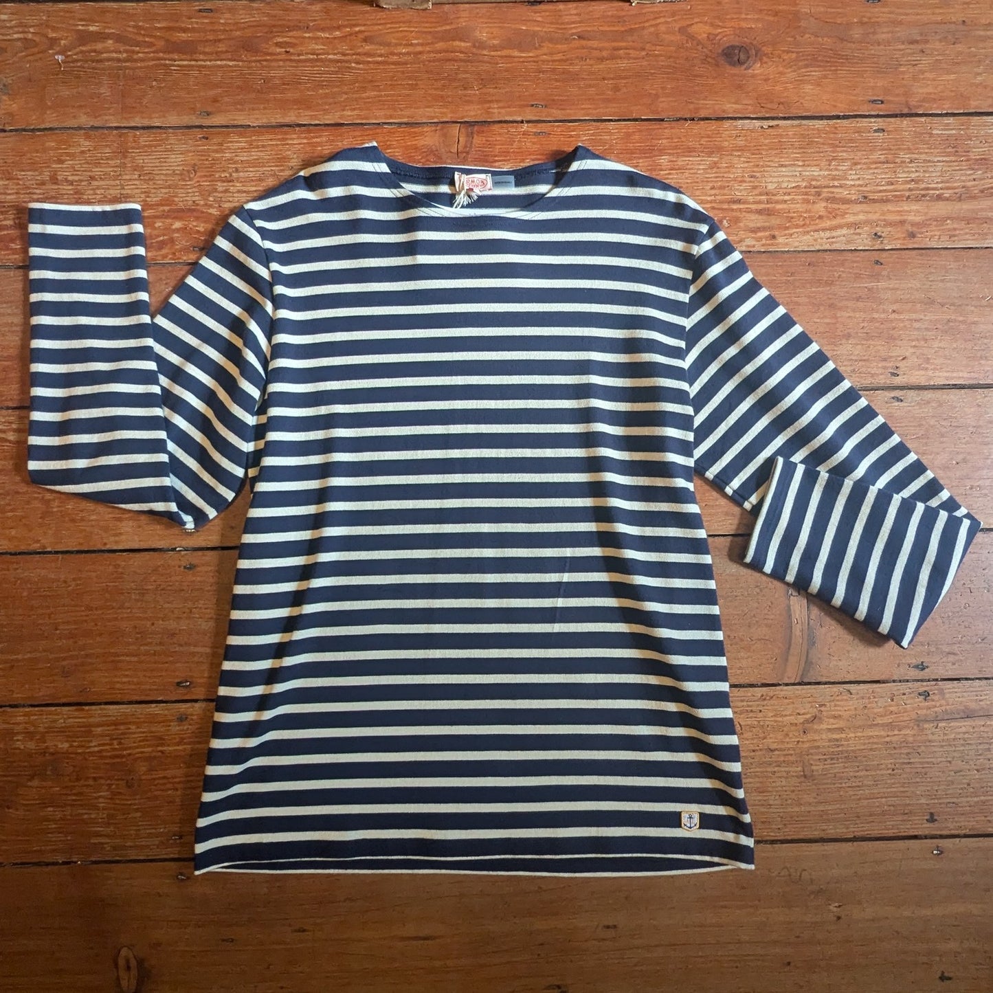 Navy and White shirt long sleeve breton top with a crew neck. 
