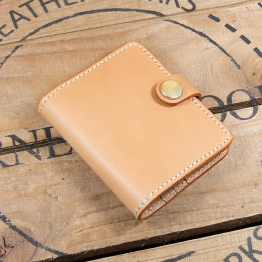 Barnes and Moore sportsman card holder in natural coloured leather