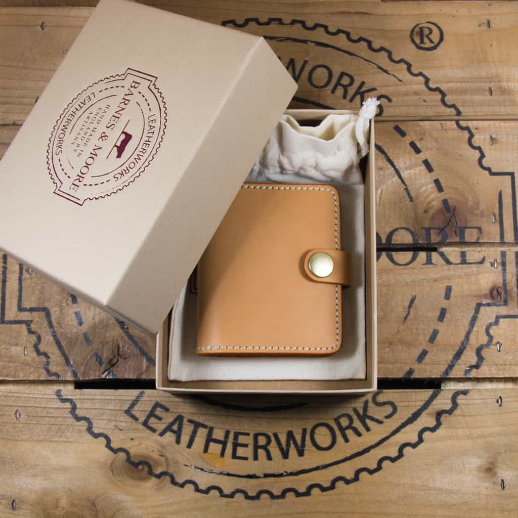 Barnes and Moore sportsman card holder in natural coloured leather