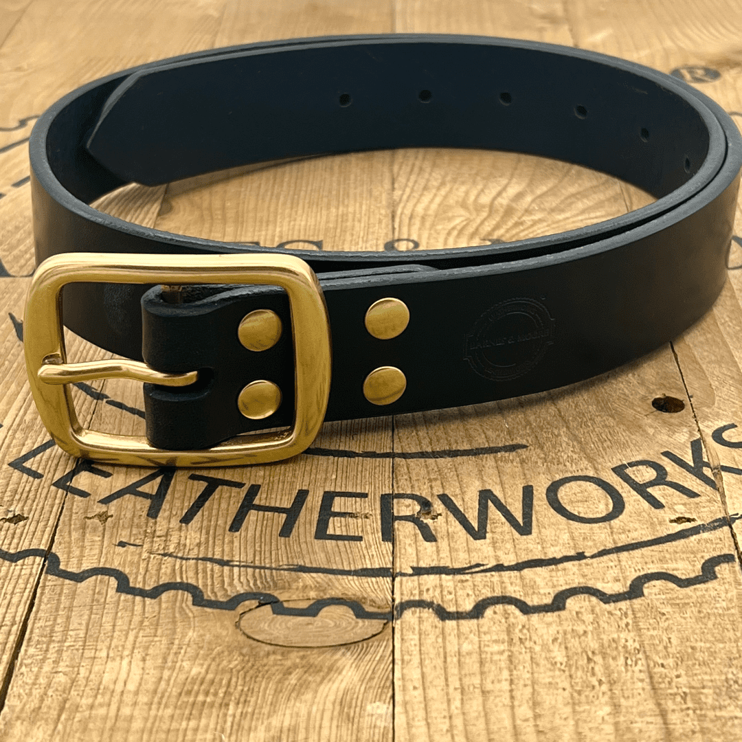 Barnes and Moore submariner belt in black leather and brass fastening