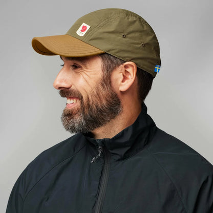 Fjällräven - High Coast Wind Cap - Green/Buckwheat Brown