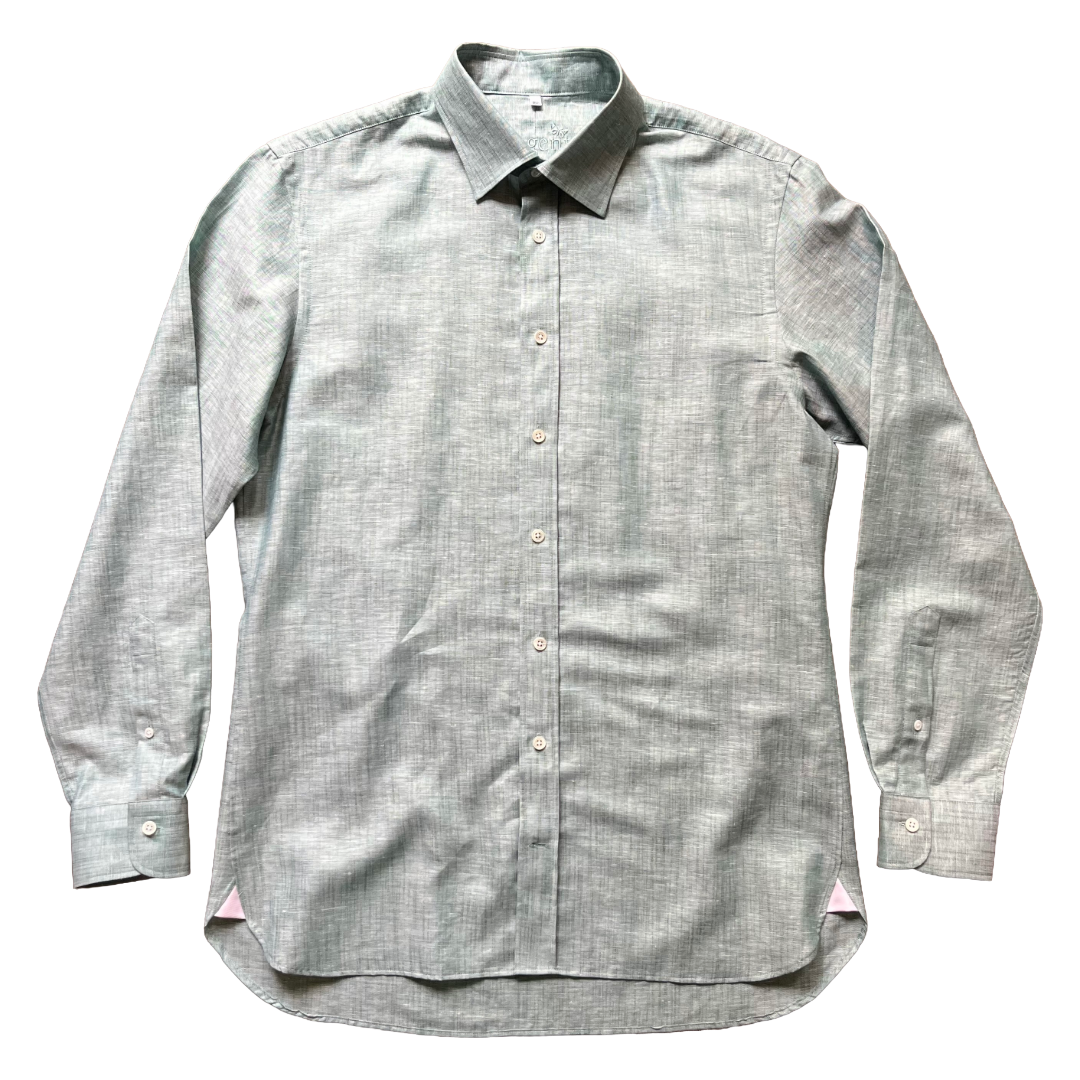 Regent Tailoring light green linen-cotton blend shirt with a soft Kent collar and mother of pearl buttons.