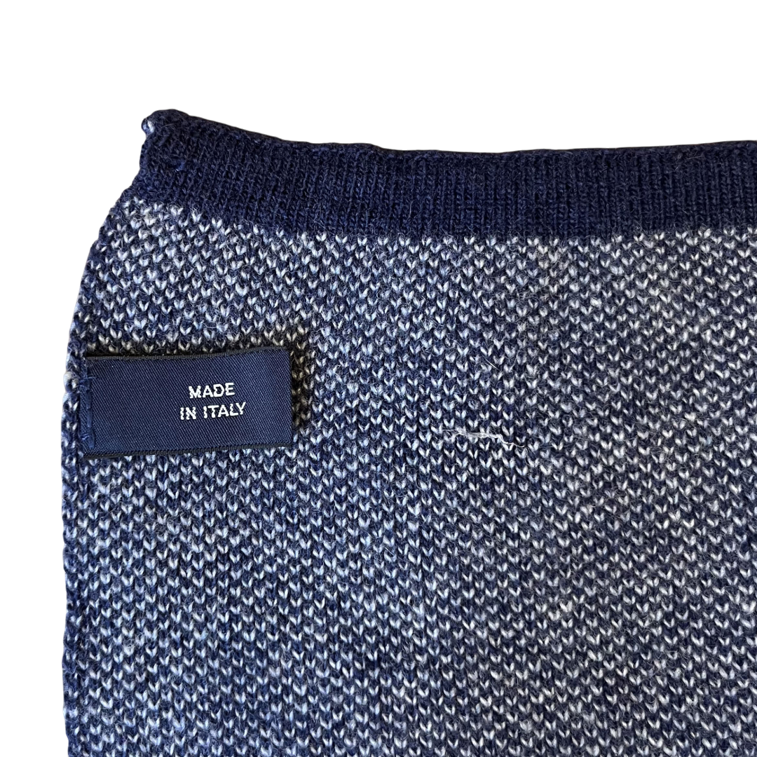 Regent Tailoring soft wool scarf in navy and white textured knit with a Made in Italy label
