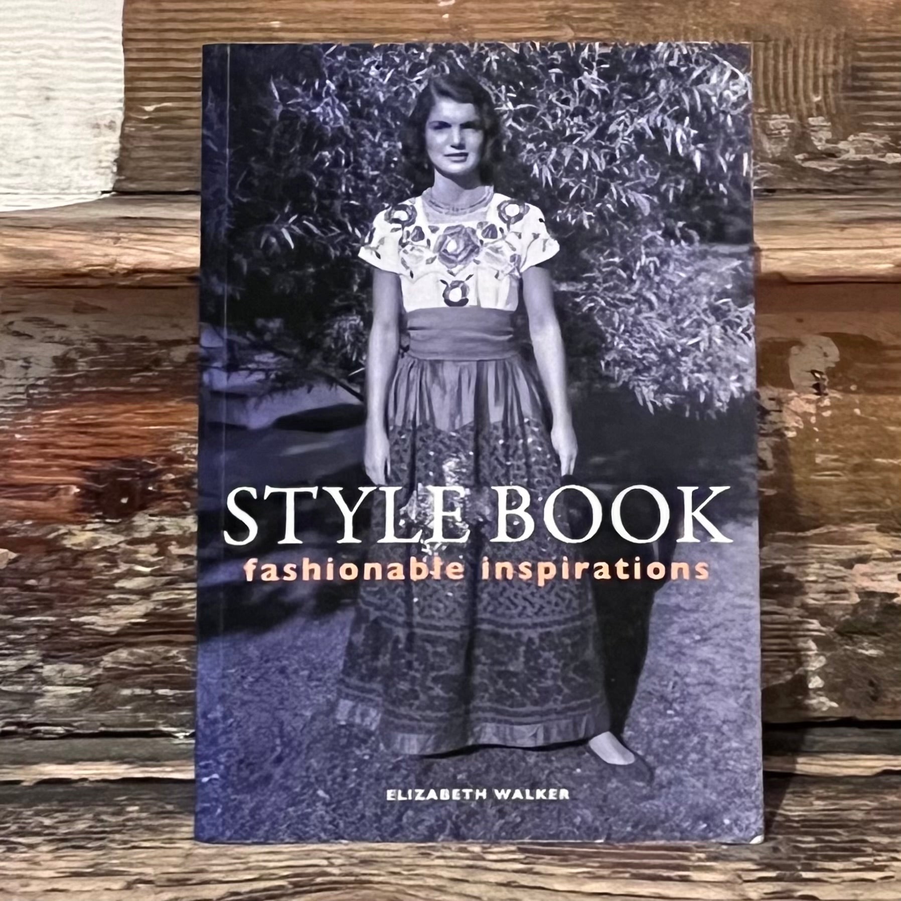 Style Book - Elizabeth Walker - Paperback - Regent Tailoring Salisbury