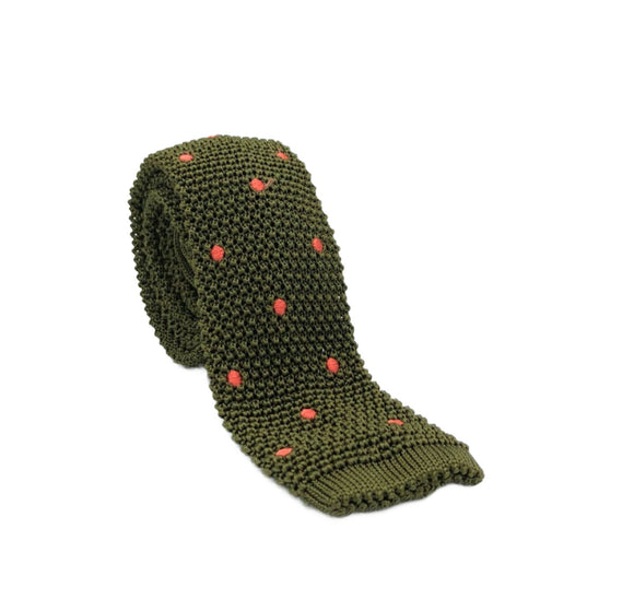 Luxury silk knitted tie designed and made exclusively for Regent. Expertly woven, with a blade width of approximately 5.5cm, this sunset-spotted forest green tie from Regent is a unique, playful way to smarten up an outfit.