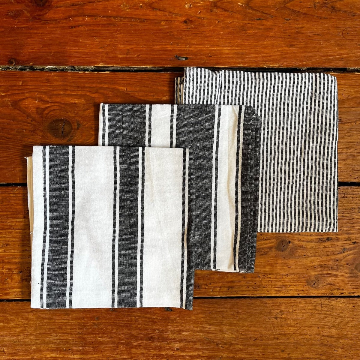 3 Striped tea towels in black 