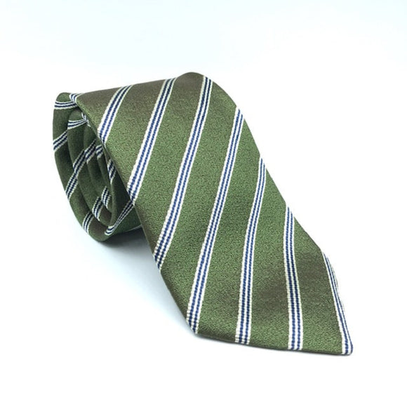 A luxury silk tie designed by and handmade exclusively for Regent. A mossy green is electrified by smart back thin twin lines for a classic yet unusual finish.